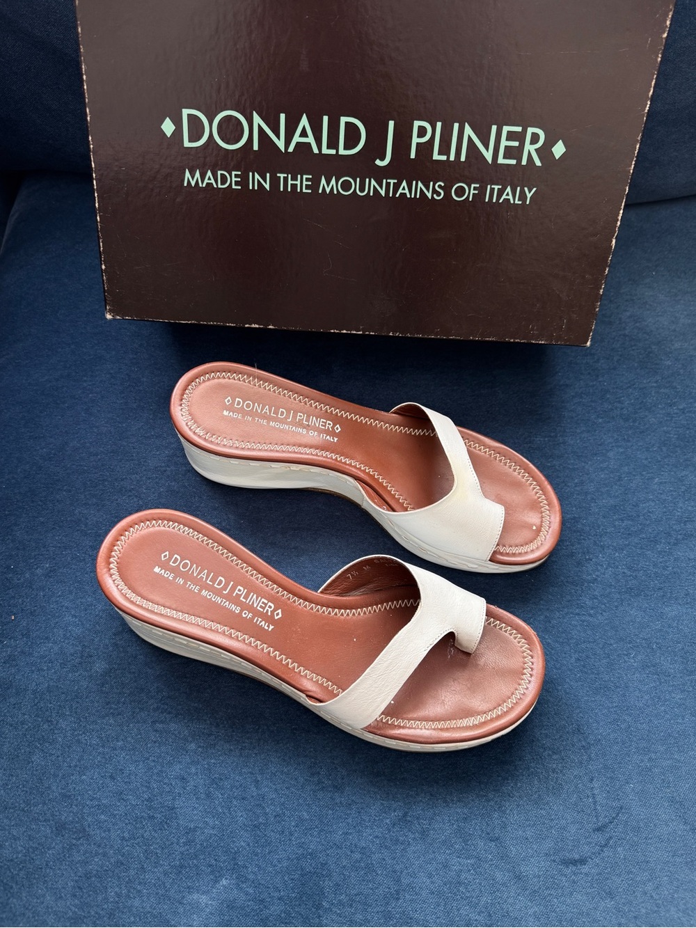 Donald J. Pliner Italy Made White brown leather Wedge Sandals Size 7 1/2 M